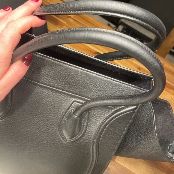 Celine Medium Phantom Luggage Tote in black supple calfskin leather - Picture 4 of 7